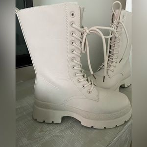 Qupid Rae beige lace up combat boots.